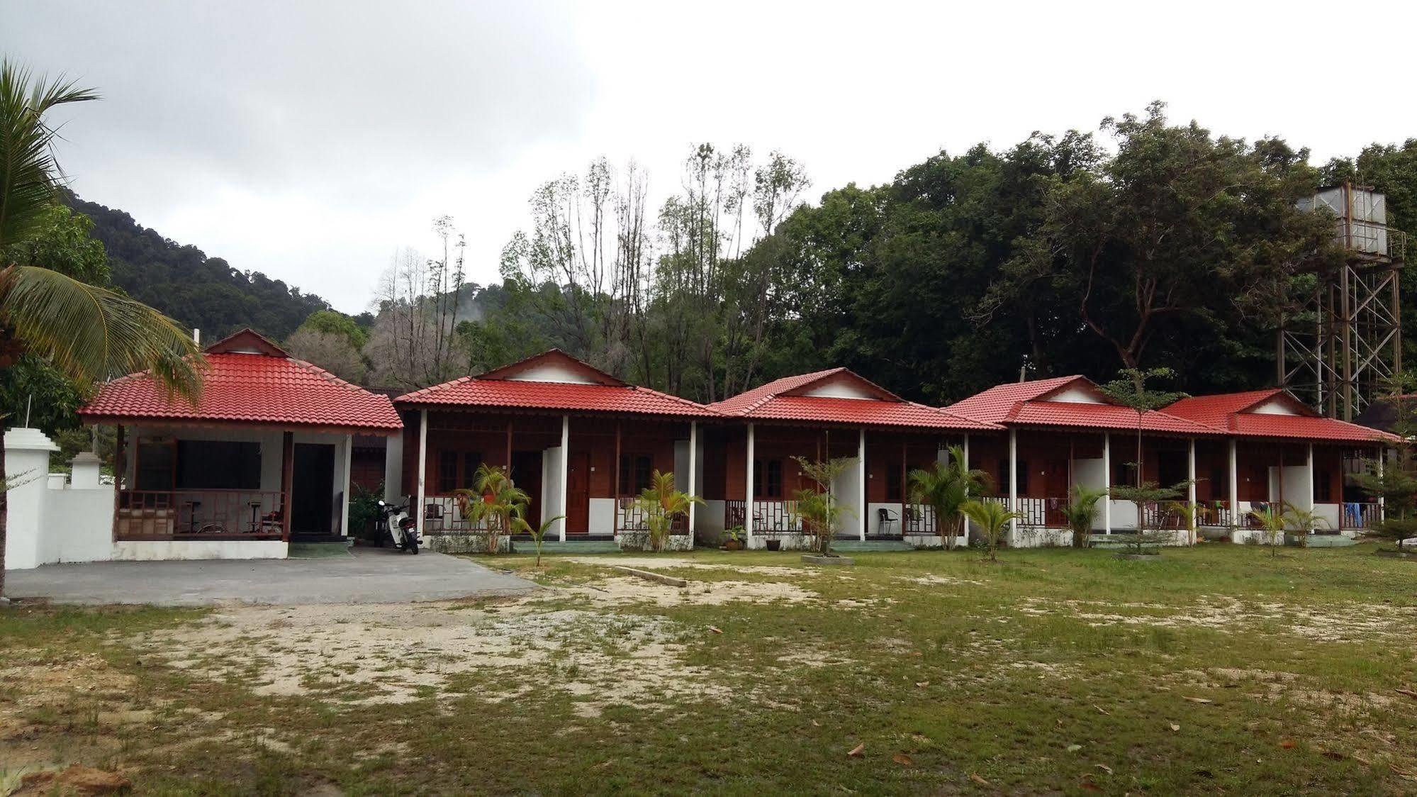 Pangkor Waterfall Beach Resort Kampung Teluk Nipah Exterior foto